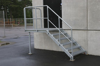 Mynd af Þrep m/hálkuvörn TH6-S  700x260mm
