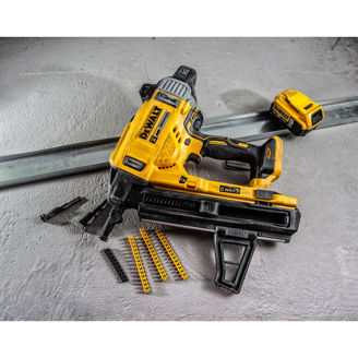Mynd af DEWALT 18 XR Naglabyssa fyrir steypu og stál - 2 X 5.0 Ah Rafhlöður