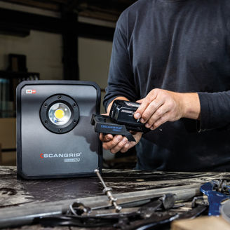 Mynd af Nova 4 CONNECT 4000 lumen kastari - Bluetooth