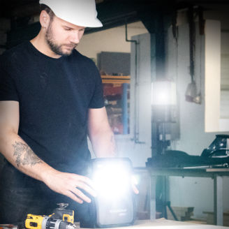 Mynd af Nova 10 CONNECT 10.000 lumen kastari - Bluetooth
