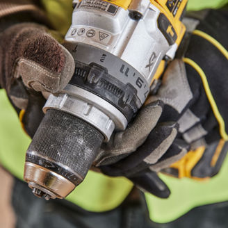 Mynd af DEWALT 18V XR kolalaus borvél 169Nm